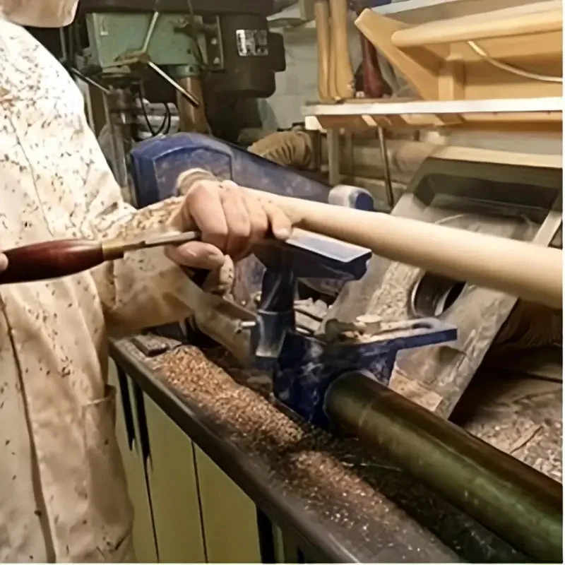 Canne en bois massif sculpté – Image 4